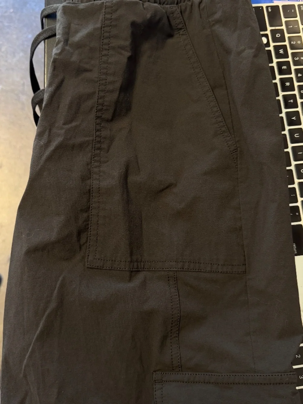 Calia by Carrie Underwood Journey Cargo Balloon Bungee Pants - Picture 4 of 4